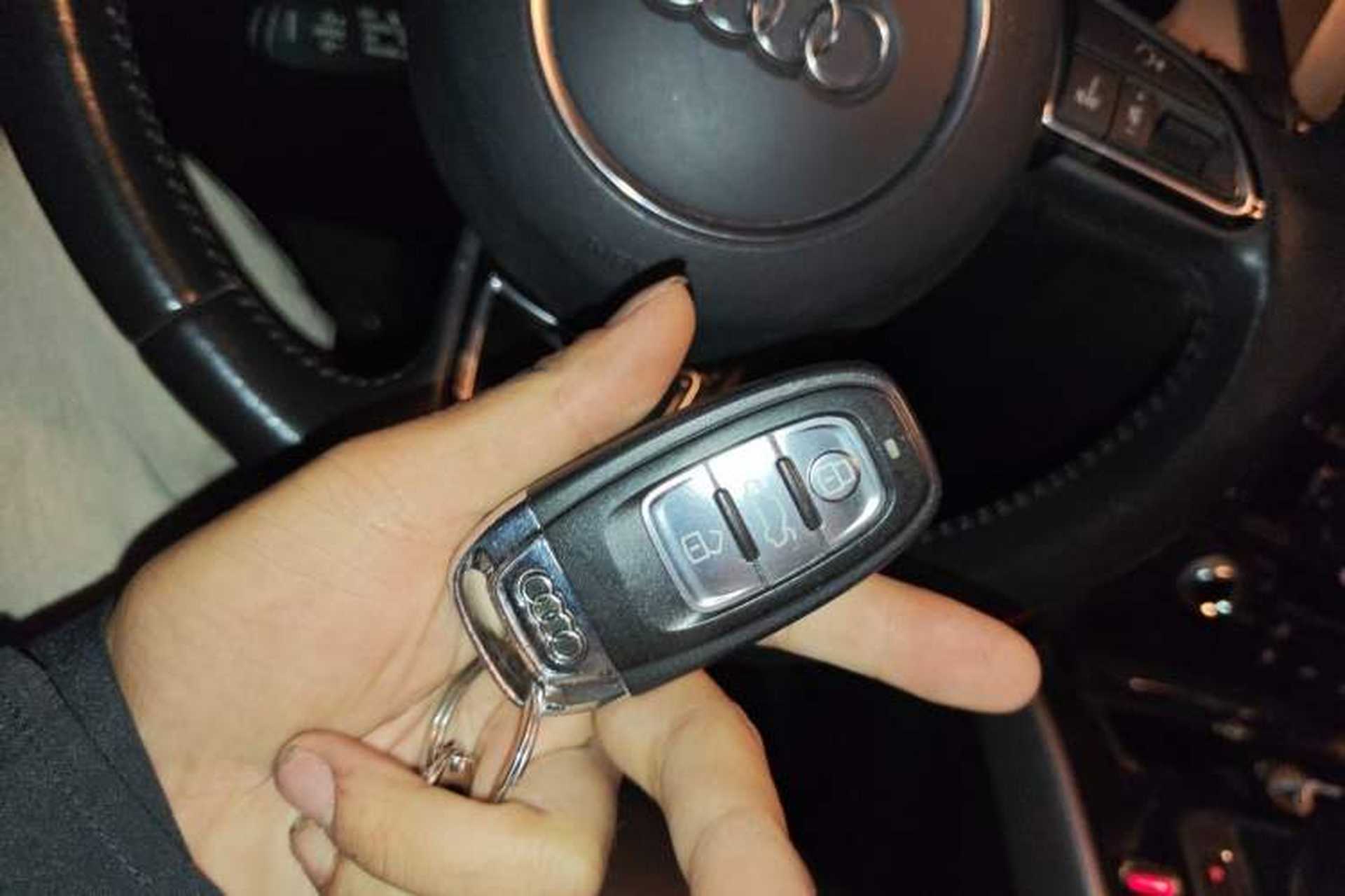Used Audi A4L 2015 35 TFSI Automatic Standard Model Vehicle Key