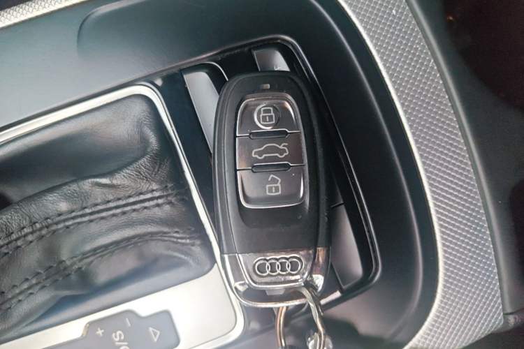 Used Audi A4L 2015 35 TFSI Automatic Standard Model Vehicle Key