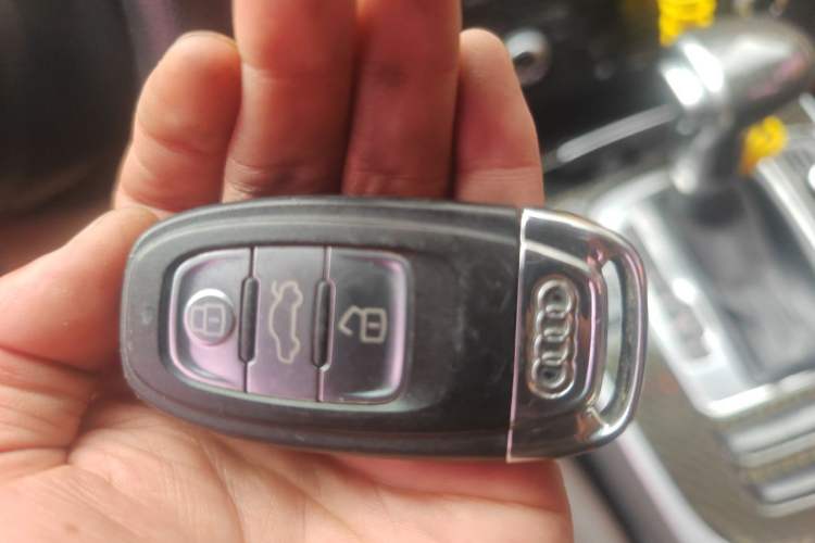 Used Audi A4L 2015 35 TFSI Automatic Standard Model Vehicle Key