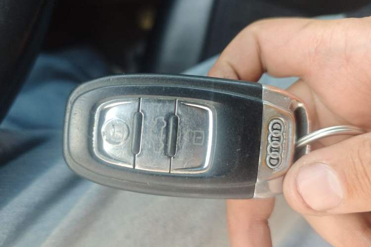 Used Audi A4L 2015 35 TFSI Automatic Standard Model Vehicle Key