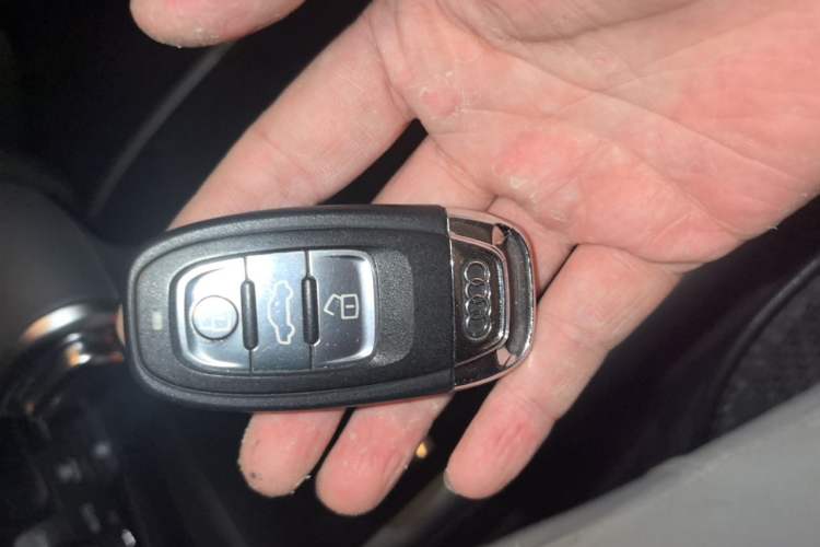 Used Audi A4L 2015 45 TFSI quattro Individual Sport Edition Vehicle Key