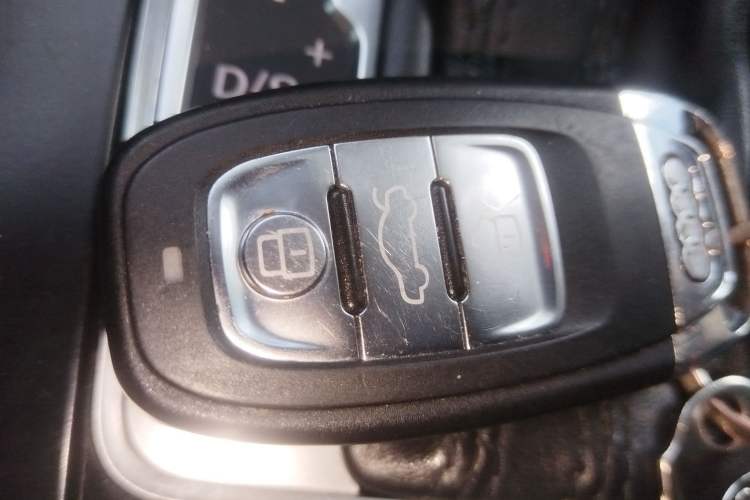 Used Audi A4L 2015 35 TFSI Automatic Comfort Model Vehicle Key