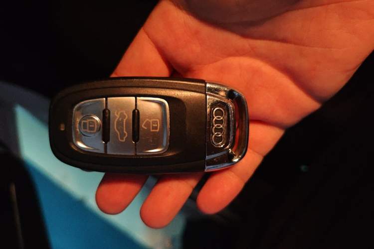 Used Audi A4L 2015 35 TFSI Automatic Standard Model Vehicle Key