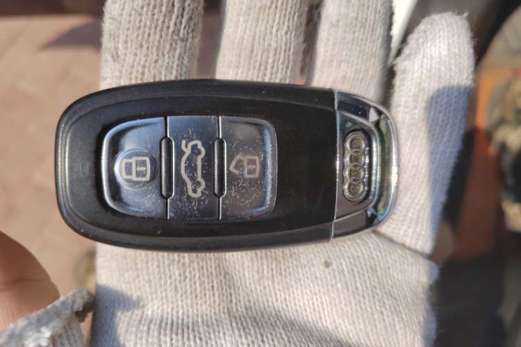 Used Audi A4L 2015 35 TFSI Automatic Comfort Model Vehicle Key