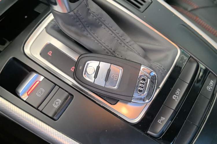 Used Audi A4L 2015 35 TFSI Automatic Standard Model Vehicle Key