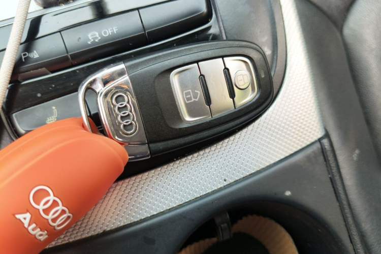 Used Audi A4L 2015 45 TFSI quattro Individual Sport Edition Vehicle Key