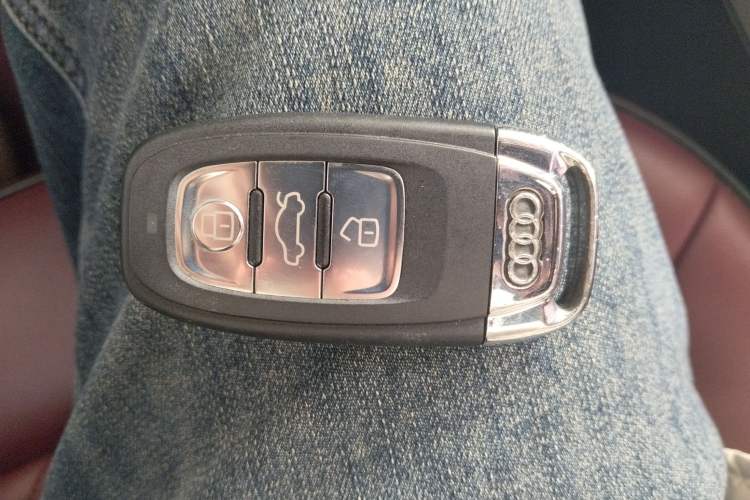 Used Audi A4L 2015 35 TFSI Automatic Standard Model Vehicle Key