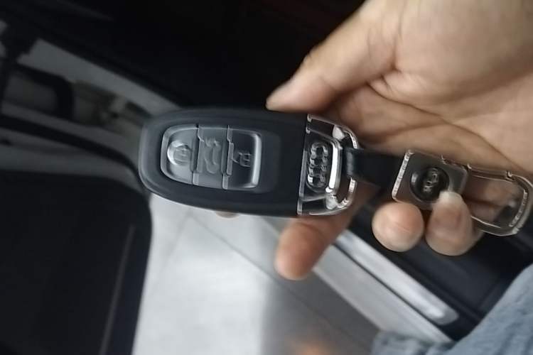 Used Audi A4L 2015 35 TFSI Automatic Comfort Model Vehicle Key