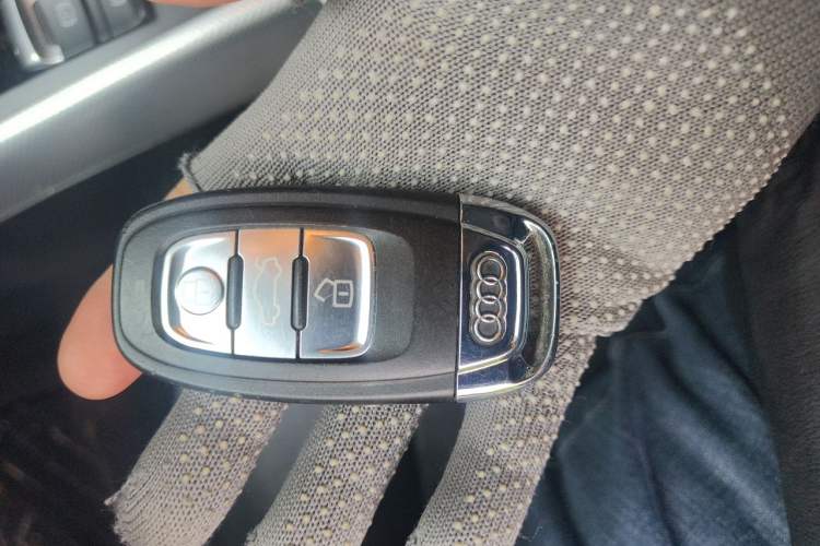 Used Audi A4L 2015 45 TFSI quattro Individual Sport Edition Vehicle Key