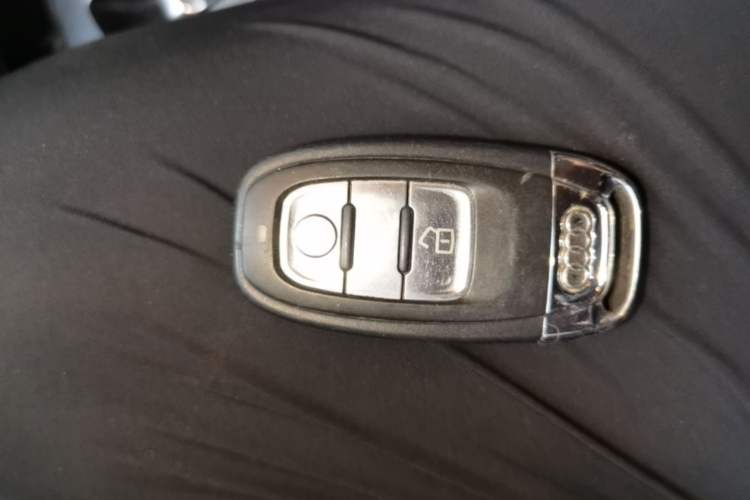 Used Audi A4L 2015 30 TFSI Automatic Comfort Model Vehicle Key