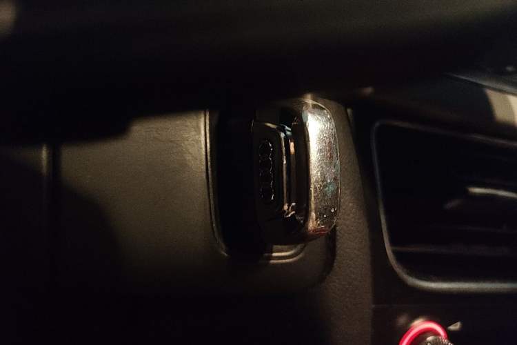 Used Audi A4L 2015 35 TFSI Automatic Standard Model Vehicle Key