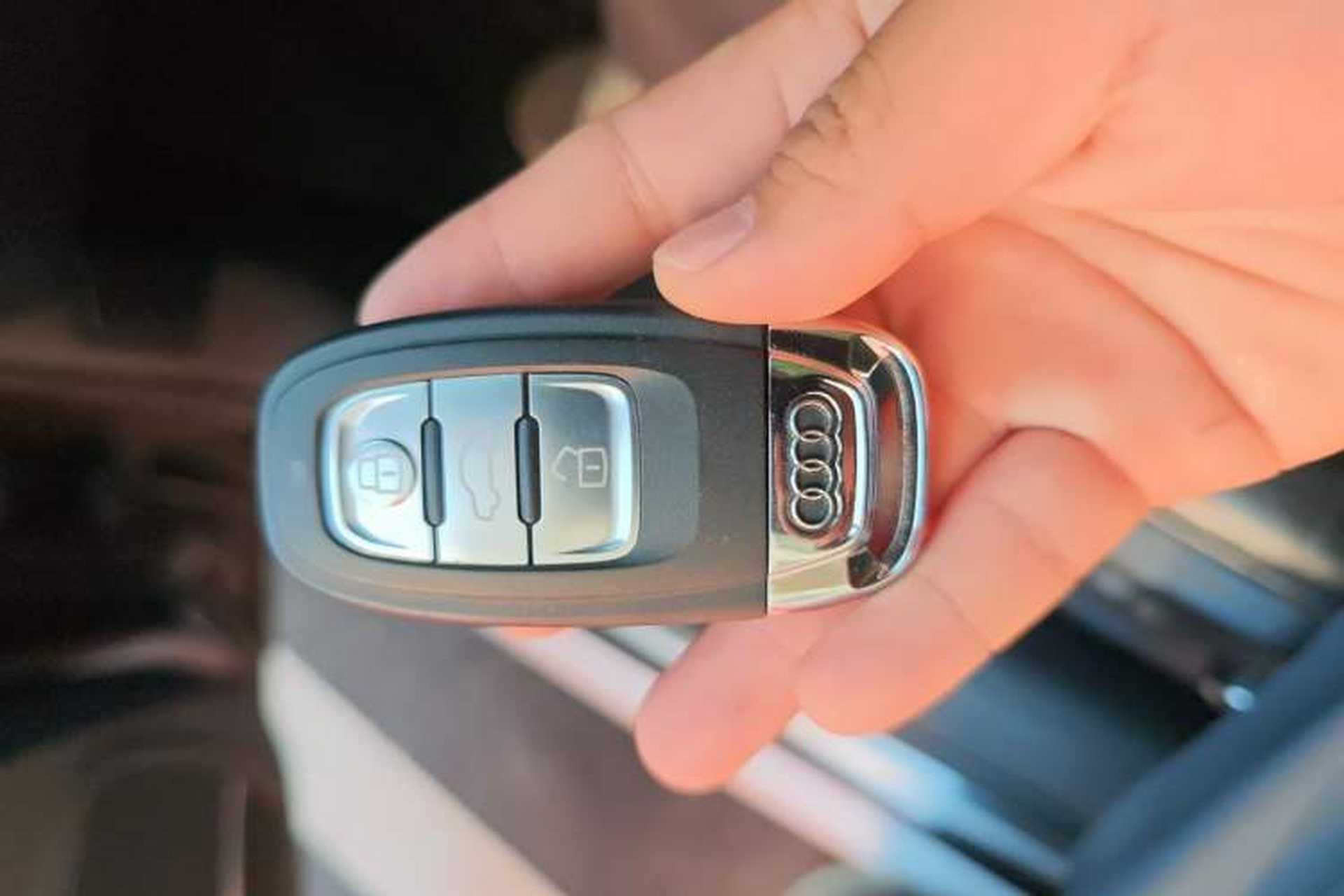 Used Audi A4L 2015 35 TFSI Automatic Comfort Model Vehicle Key