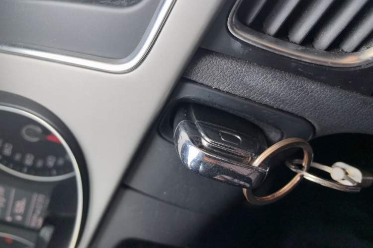 Used Audi A4L 2015 35 TFSI Automatic Standard Model Vehicle Key