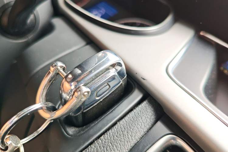 Used Audi A4L 2015 35 TFSI Automatic Standard Model Vehicle Key