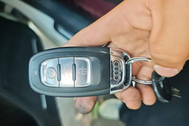 Used Audi A4L 2015 35 TFSI Automatic Standard Model Vehicle Key