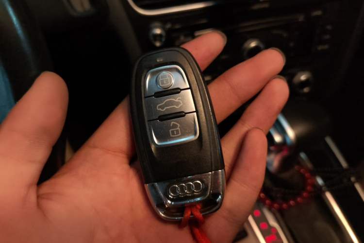 Used Audi A4L 2015 45 TFSI quattro Individual Sport Edition Vehicle Key