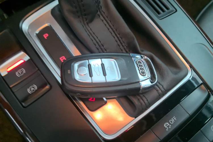Used Audi A4L 2015 35 TFSI Automatic Comfort Model Vehicle Key