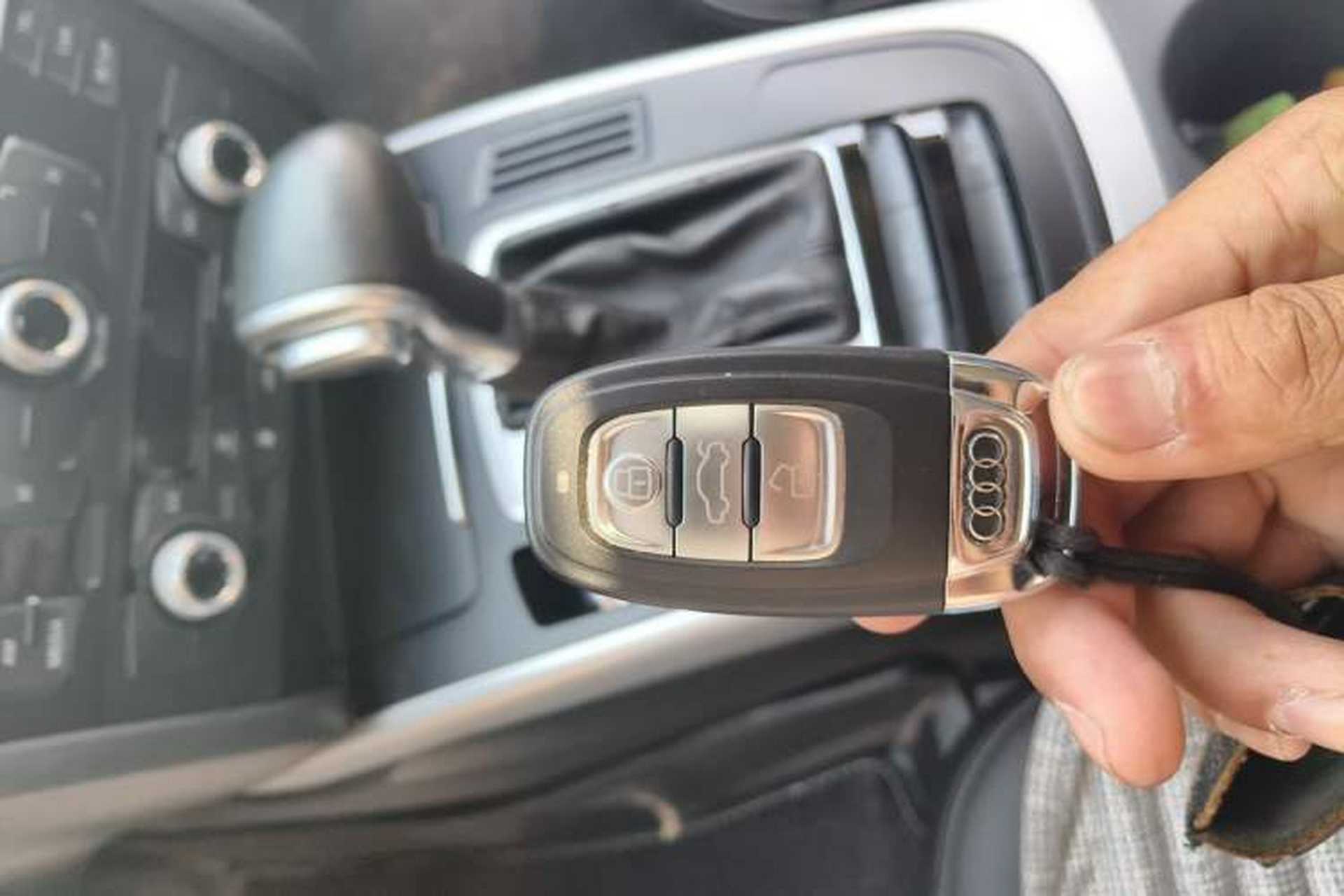 Used Audi A4L 2015 35 TFSI Automatic Standard Model Vehicle Key