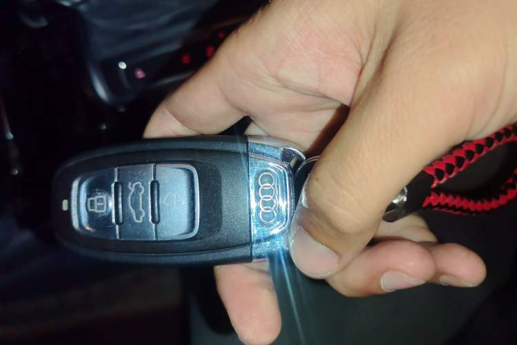 Used Audi A4L 2015 35 TFSI Automatic Standard Model Vehicle Key