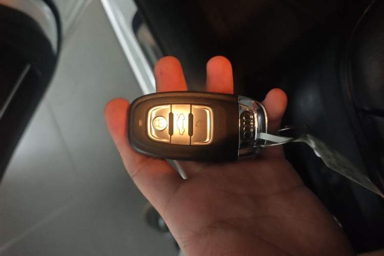 Used Audi A4L 2015 30 TFSI Automatic Comfort Model Vehicle Key