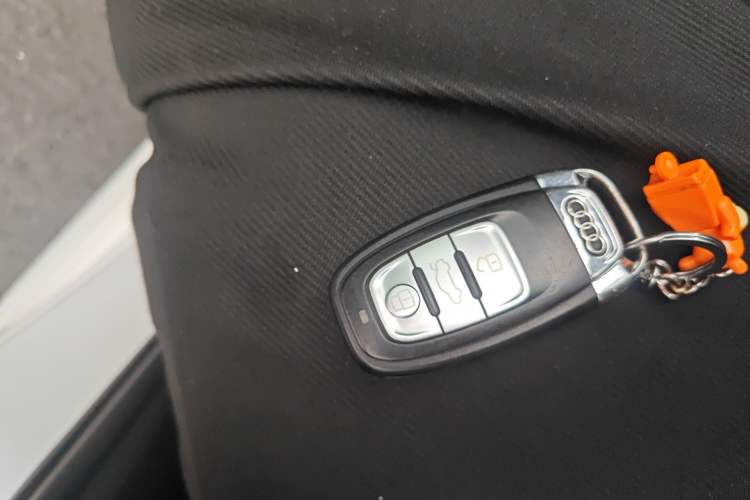 Used Audi A4L 2015 45 TFSI quattro Individual Sport Edition Vehicle Key