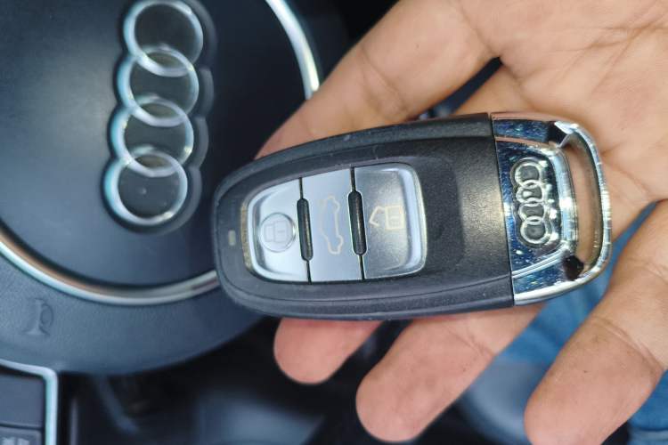 Used Audi A4L 2015 35 TFSI Automatic Comfort Model Vehicle Key