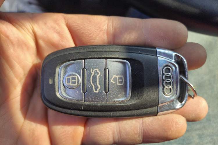 Used Audi A4L 2015 45 TFSI quattro Individual Sport Edition Vehicle Key