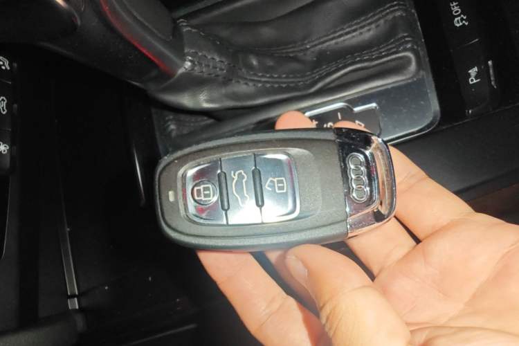 Used Audi A4L 2015 35 TFSI Automatic Comfort Model Vehicle Key