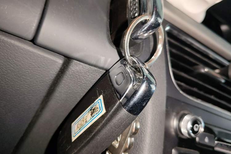 Used Audi A4L 2015 35 TFSI Automatic Comfort Model Vehicle Key