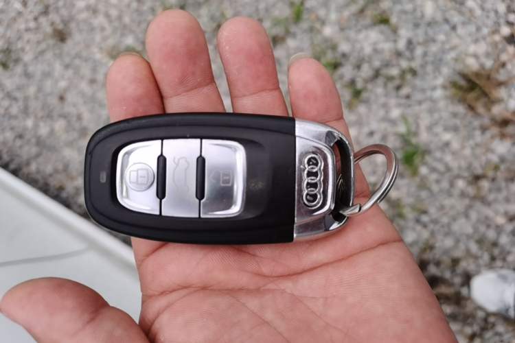 Used Audi A4L 2015 35 TFSI Automatic Standard Model Vehicle Key
