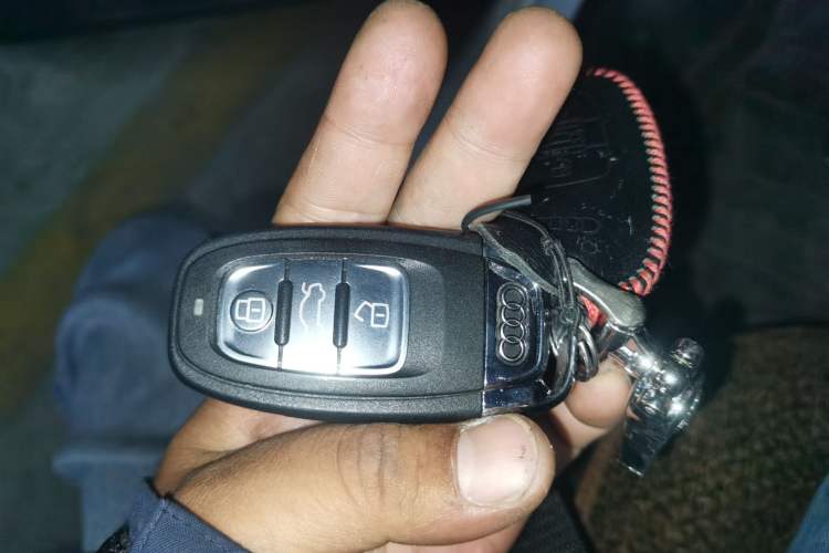 Used Audi A4L 2015 35 TFSI Automatic Standard Model Vehicle Key