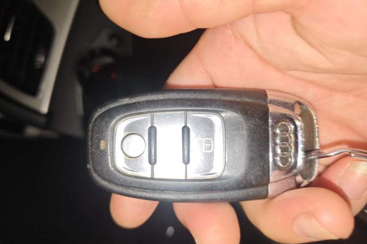 Used Audi A4L 2015 30 TFSI Automatic Comfort Model Vehicle Key