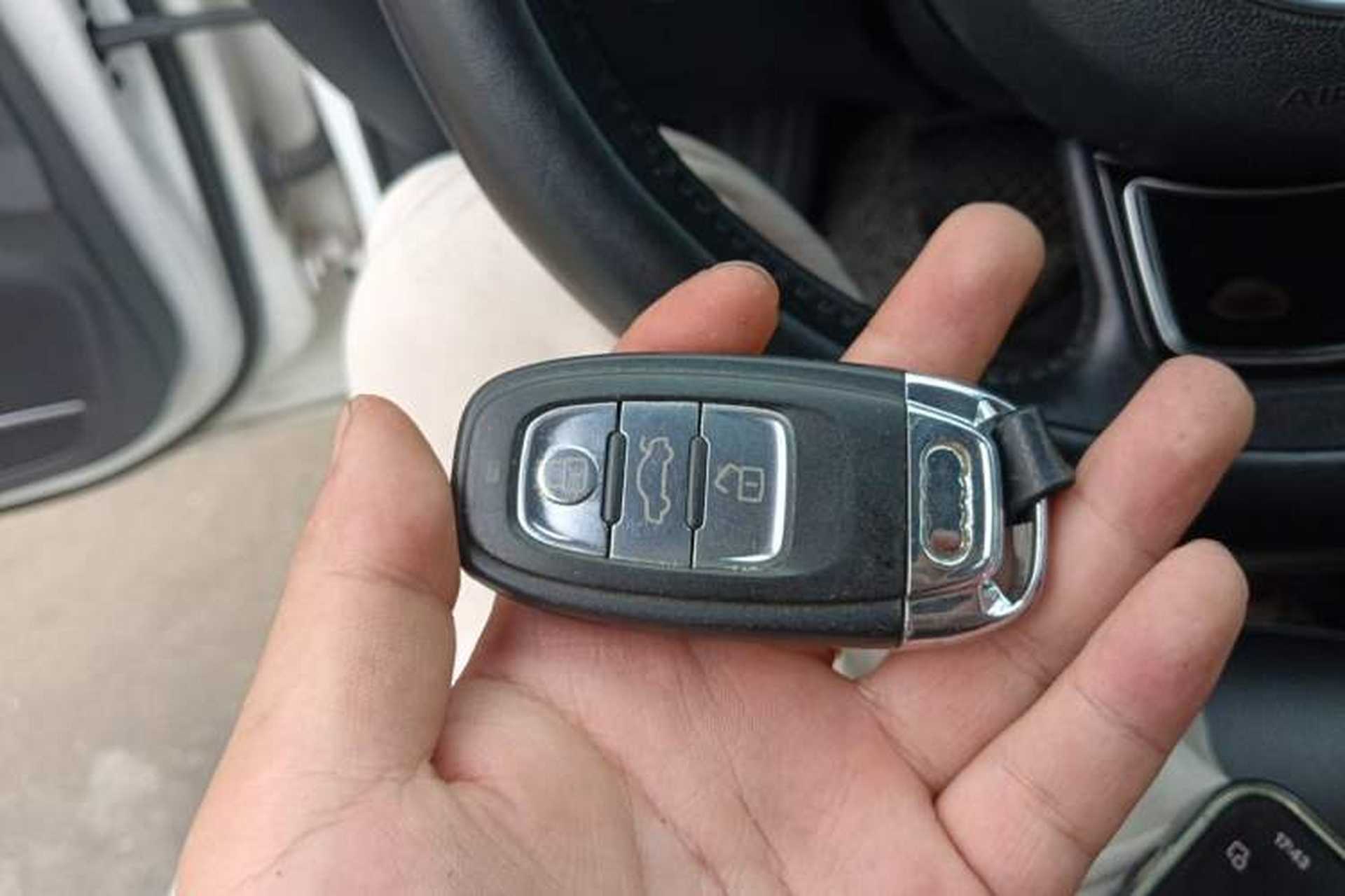 Used Audi A4L 2015 35 TFSI Automatic Standard Model Vehicle Key