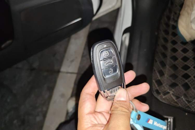 Used Audi A4L 2015 45 TFSI quattro Individual Sport Edition Vehicle Key