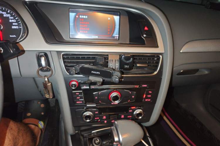 Used Audi A4L 2015 35 TFSI Automatic Standard Model Audio And AC Panel