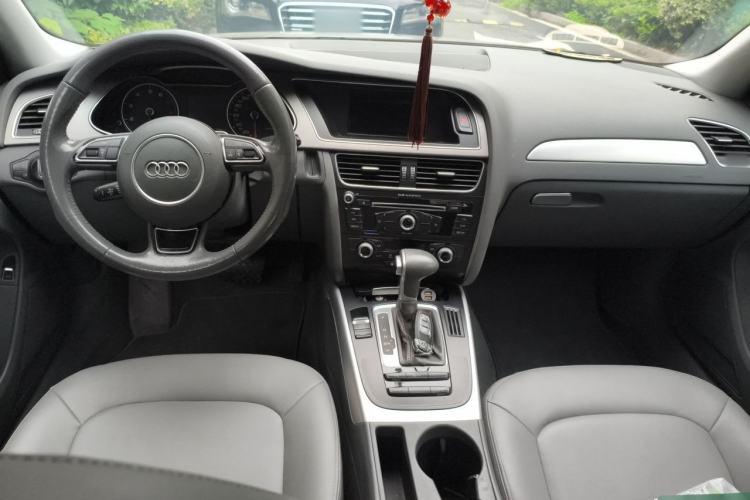 Used Audi A4L 2015 35 TFSI Automatic Standard Model Center Console