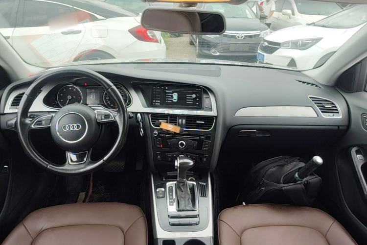Used Audi A4L 2015 30 TFSI Automatic Comfort Model Center Console