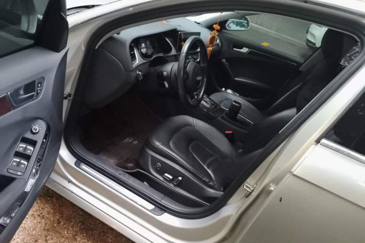 Used Audi A4L 2015 35 TFSI Automatic Comfort Model Driver Seat
