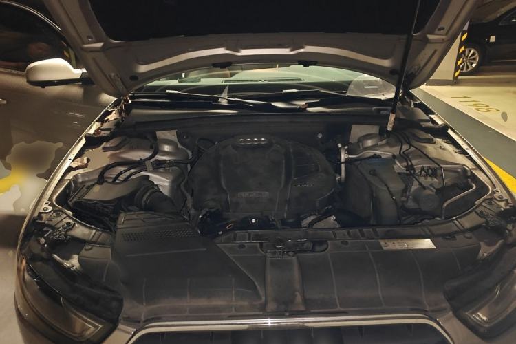 Used Audi A4L 2015 35 TFSI Automatic Comfort Model Engine Bay