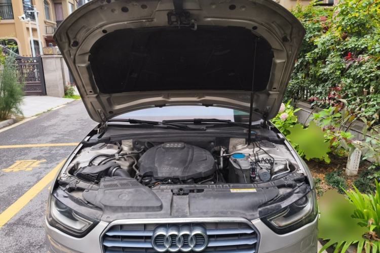 Used Audi A4L 2015 35 TFSI Automatic Standard Model Engine Bay