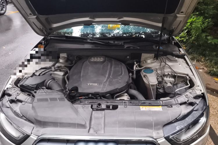 Used Audi A4L 2015 35 TFSI Automatic Comfort Model Engine Bay