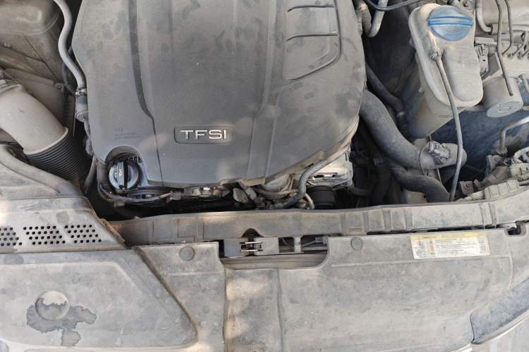 Used Audi A4L 2015 35 TFSI Automatic Standard Model Engine Bay