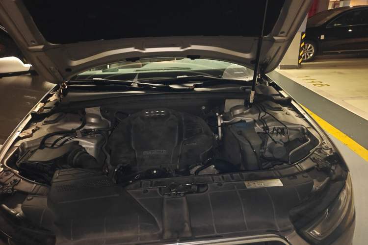 Used Audi A4L 2015 35 TFSI Automatic Comfort Model Engine Bay Left