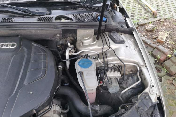Used Audi A4L 2015 35 TFSI Automatic Standard Model Engine Bay Left