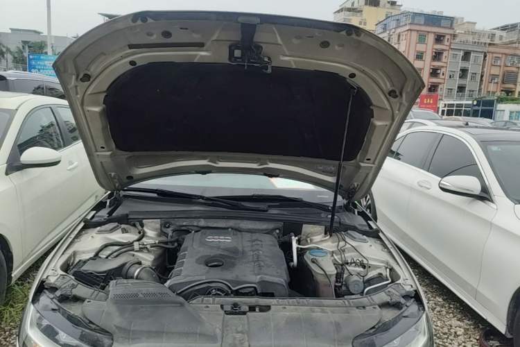 Used Audi A4L 2015 30 TFSI Automatic Comfort Model Engine Bay