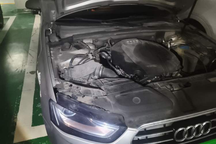 Used Audi A4L 2015 35 TFSI Automatic Comfort Model Engine Bay Right
