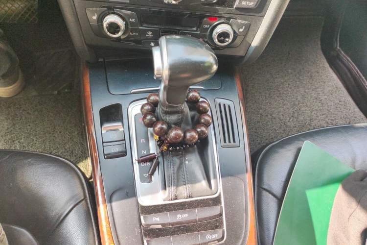 Used Audi A4L 2015 35 TFSI Automatic Comfort Model Gear Lever