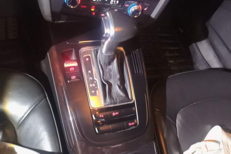 Used Audi A4L 2015 35 TFSI Automatic Comfort Model Gear Lever