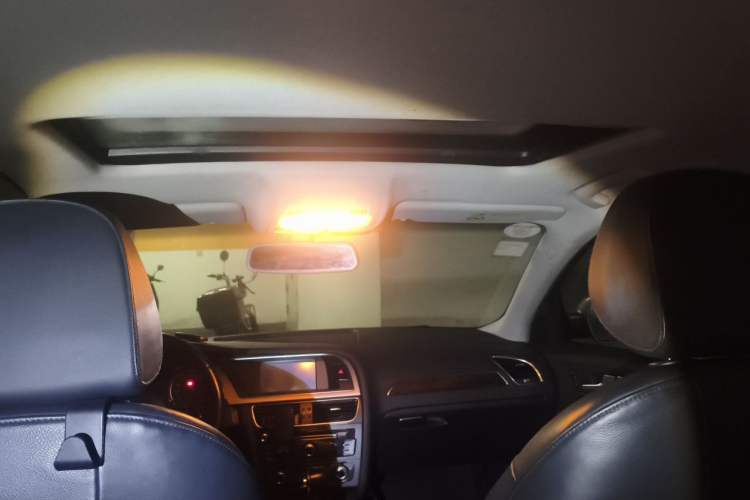 Used Audi A4L 2015 35 TFSI Automatic Comfort Model Headliner