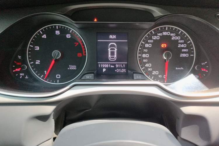 Used Audi A4L 2015 45 TFSI quattro Individual Sport Edition Odometer Close Up